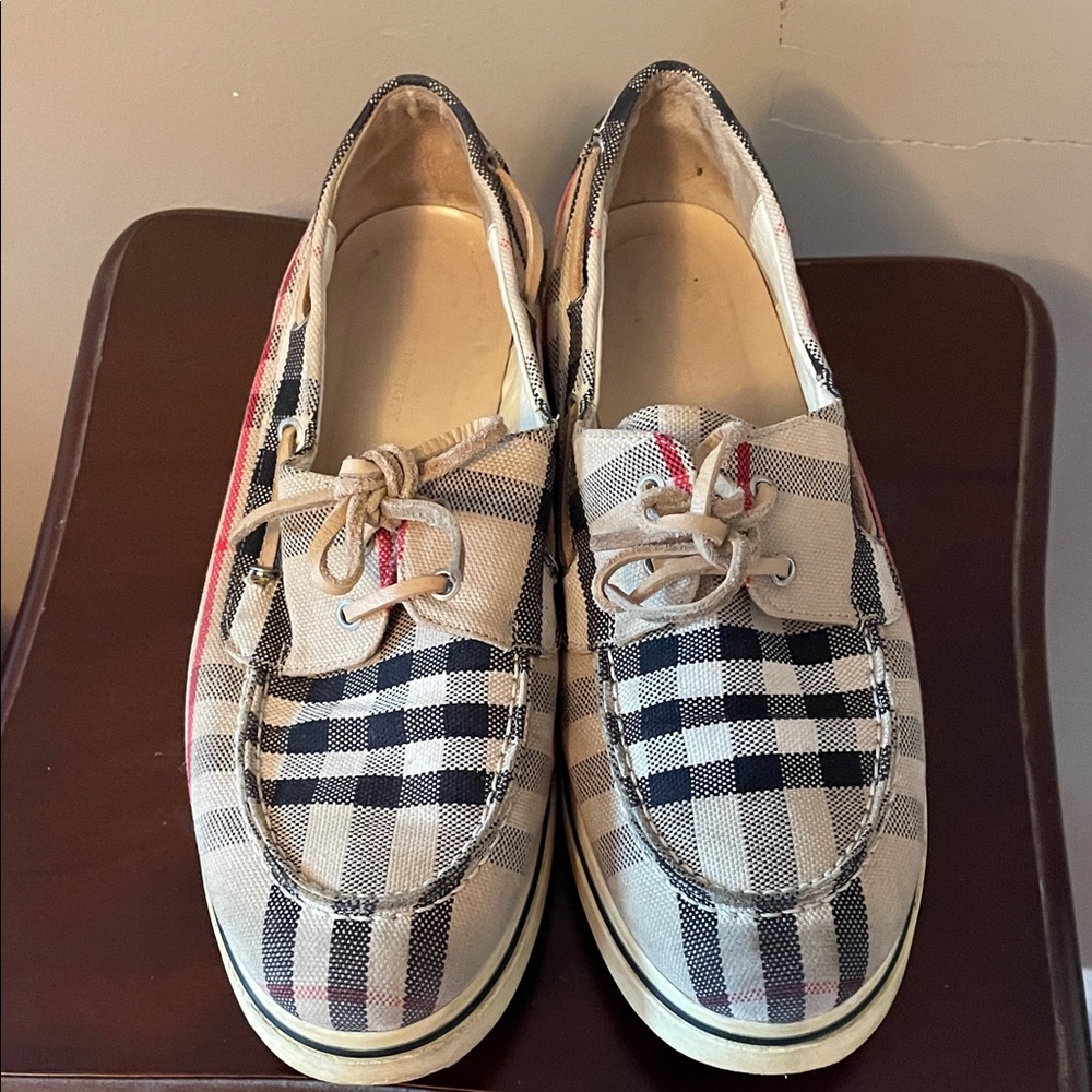 Burberry Plaid Flats in Beige and Black
